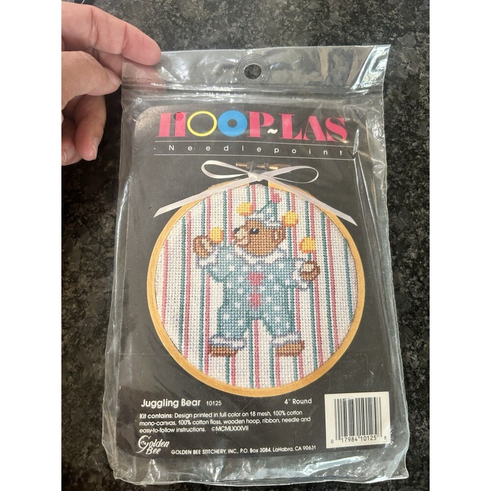 New Hoopla Counted Cross Stitch Kit Needlepoint Teddy Bear Pattern Hoop Vintage